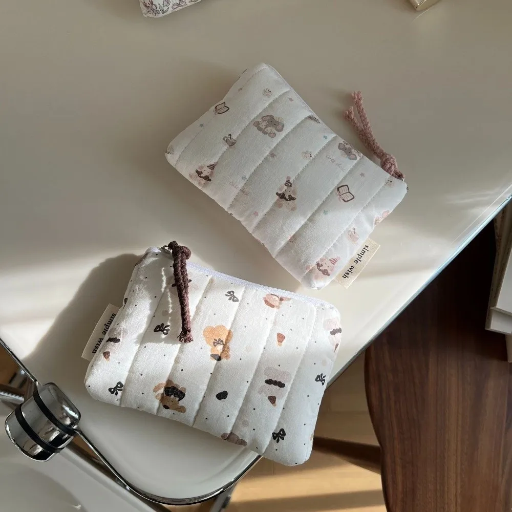 Cute Cotton Quilted Floral Coin Purse Square Ultralight Padded Wallet Portable with Zipper Mini Card Holder