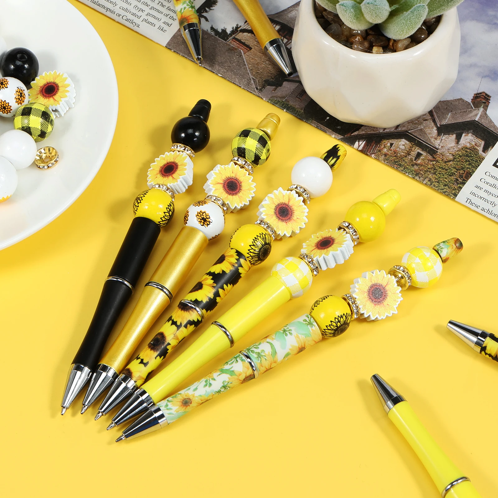 12Pcs Beadable Pen Set Assorted Plastic Bead Pens with Wooden Beads and Spacer Beads 14cm DIY Black Ink Ballpoint Pen Sun Flower