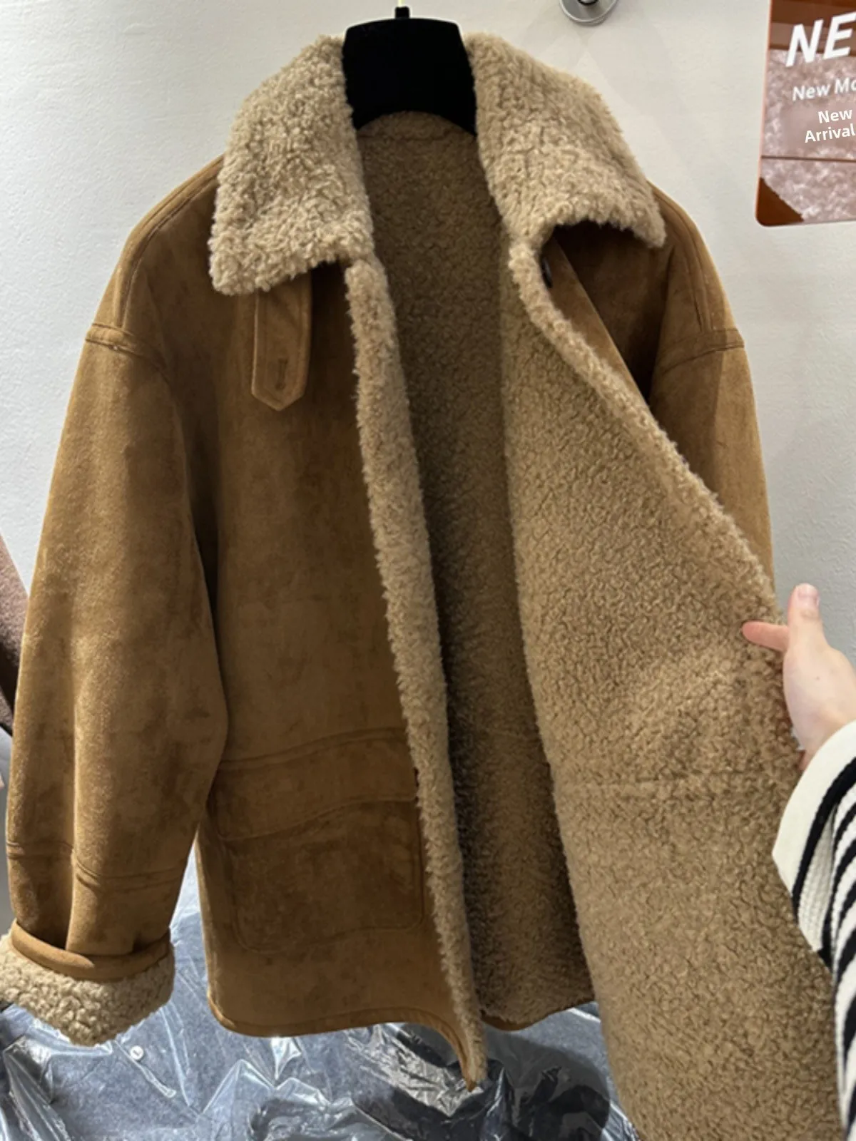 High-End European Sle Women's Thiened Oversized Lapel eepskin Coat Long Sve Zipper Closure Casual Commute Outerwear