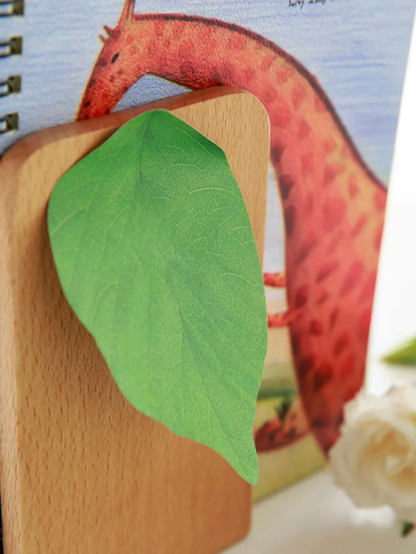 1pc Leaf Shape Sticky Notes N Times Stickers Message Notepad Journal Diary Sticky Notes 10*6.2CM/ 3.93*2.44 Inch (25sheets/book)