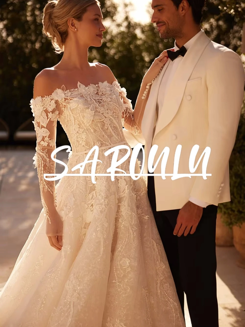 

Elegant Appliques Pearls Wedding Dress Gorgeous Romantic A Line Sparkly Lace Bridal Gown Customized Zipper Back Women Wear
