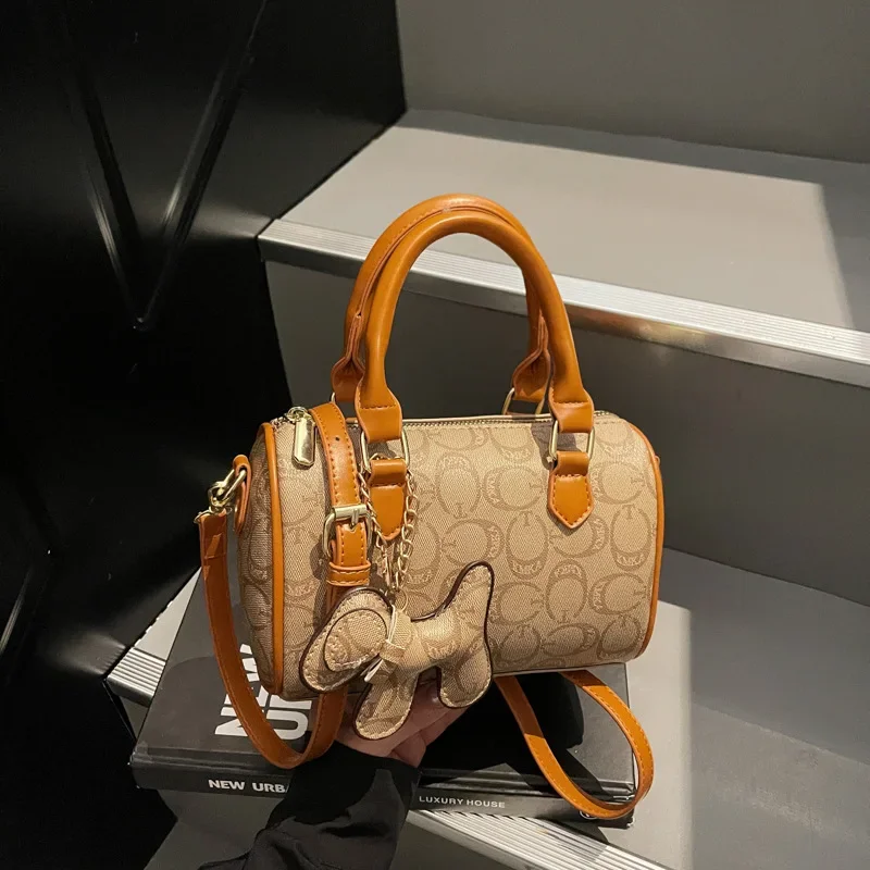 

Сумка-тоут с подушкой-облаком, женская сумка через плечо из гальки, пригородная сумка для пригородных поездок, готовая к кофейному бегу, минималистичный шикарный стиль ​ ​