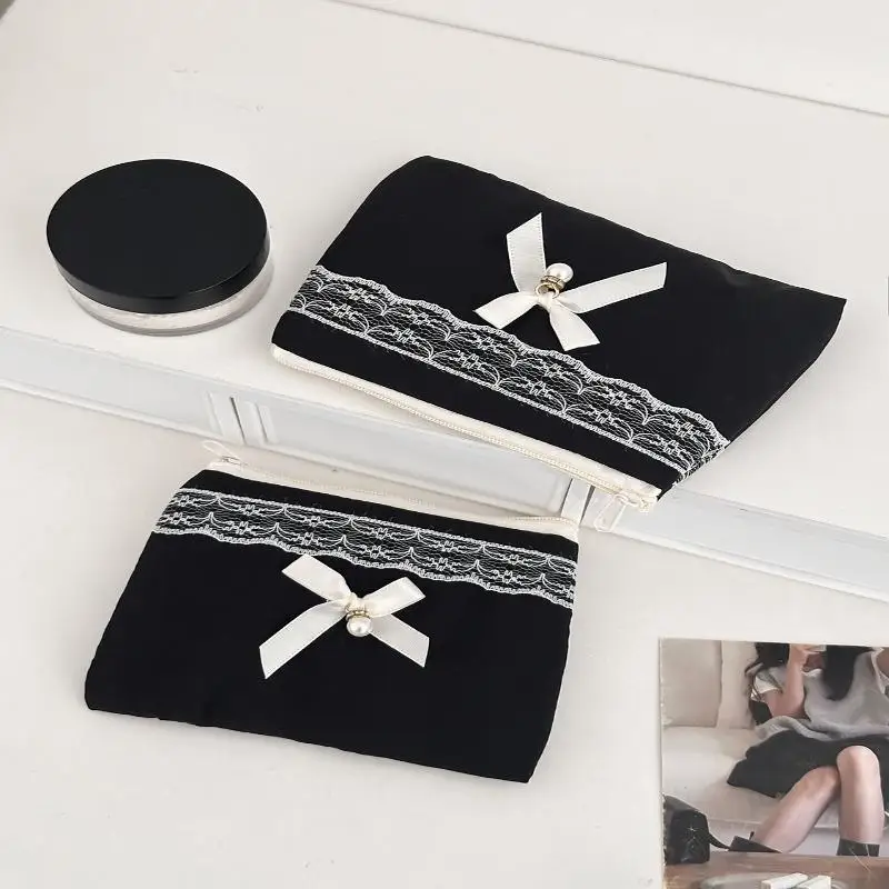 Schwarze Spitzen-Schleifen-Kosmetiktasche mit großer Kapazität, Reise-Kosmetik-Organizer, niedliche koreanische tragbare Tasche für Frauen – Detail 10