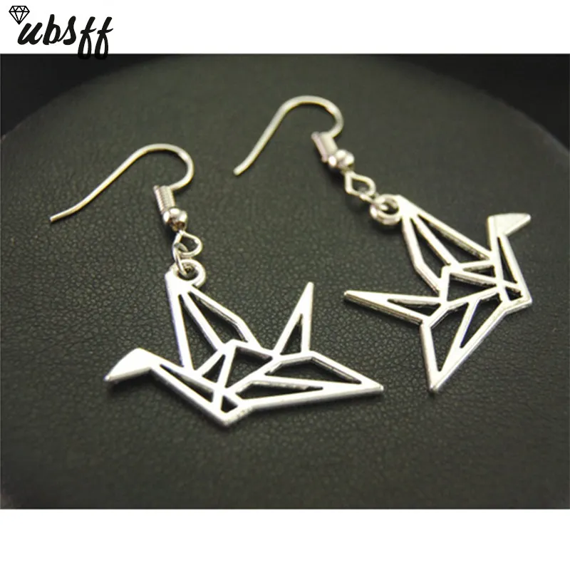 A Pair Vintage Thousand Paper Cranes Metal Alloy Earrings Origami Hollow Jewelry Bird Minimalist Cute Accessories Gifts