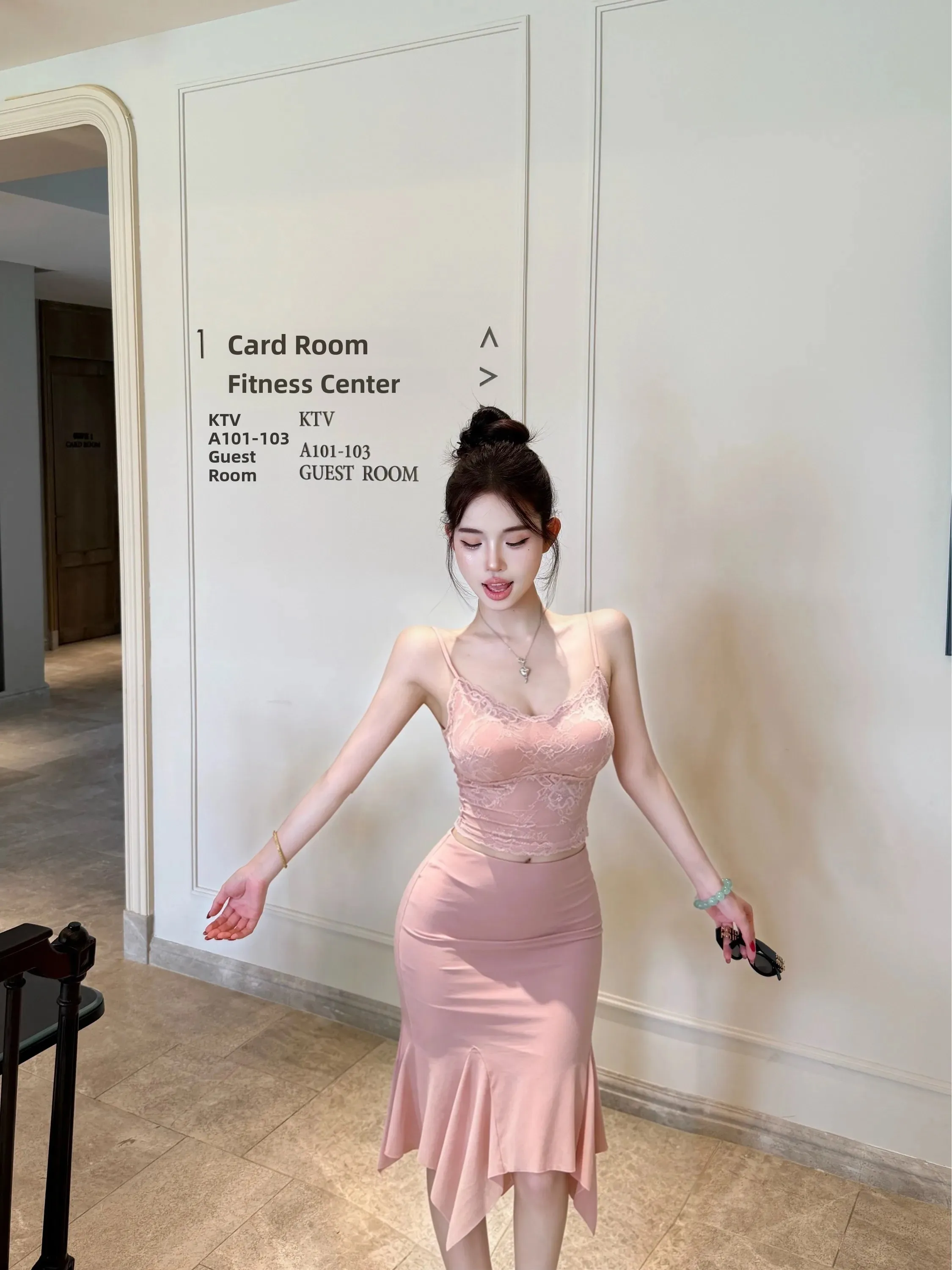 Pink Lace V-neck Halter Net Gown Women's Bodycon Skirt Set Elegant Daily Style Polyester Fabric Fitted Waist Fish-tail Skirt
