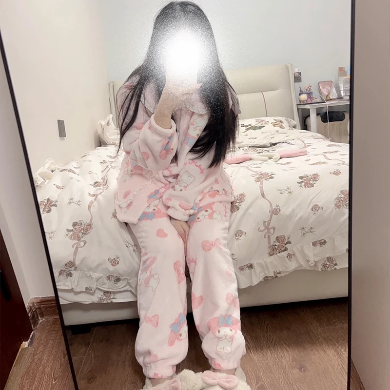 Sanrio Pompompurin Hellokitty Melody Flannel Soft Home Wear Shin-Chan Loopy Printed Plush Pajamas Set Y2k Home Clothes Suit