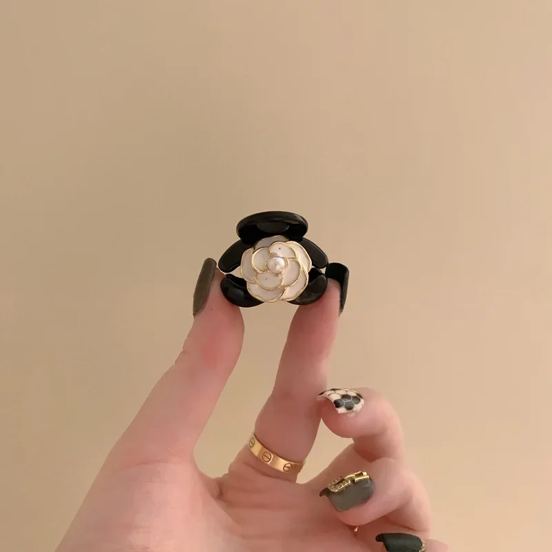 Black Camellia Mini Hair Claws Elegant Temperament Flower Hair Clips Princess Side Clip Women Girls Bangs Clips Hairpins Fashion