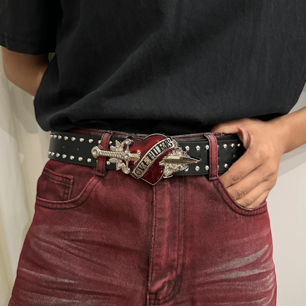 Unisex Jeans Belt Red Heart Wings Goth Y2k Fashion Belts For Women High Quality Luxury Brand Rivet Punk Accessory Men Waistband