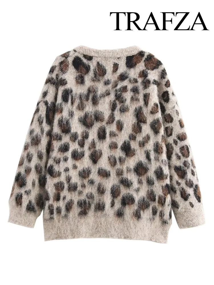 TRAFZA Autumn Women Fashionable Round Neck Single-breasted Buttoned Long Sleeve Knitted Top Female Leopard Print Cardigan Jacket