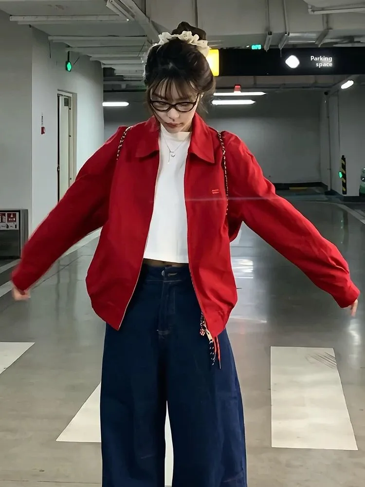 سترة هارينجتون الحمراء للنساء ربيع وخريف 2025 تصميم أمريكي عتيق جديد متعدد الاستخدامات معطف قصير مقاوم للرياح بحافة مستقيمة #4