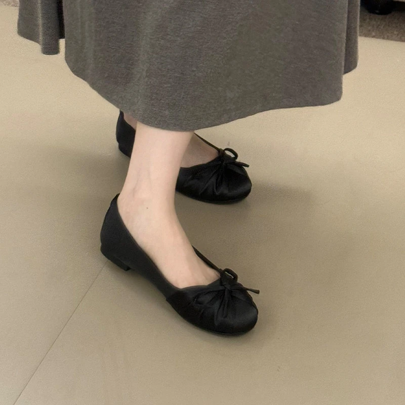 2026 New Bow-knot Temperament Satin Shallow Single Shoes Women's Gentle Style Slip-on Flat Shoes view 2