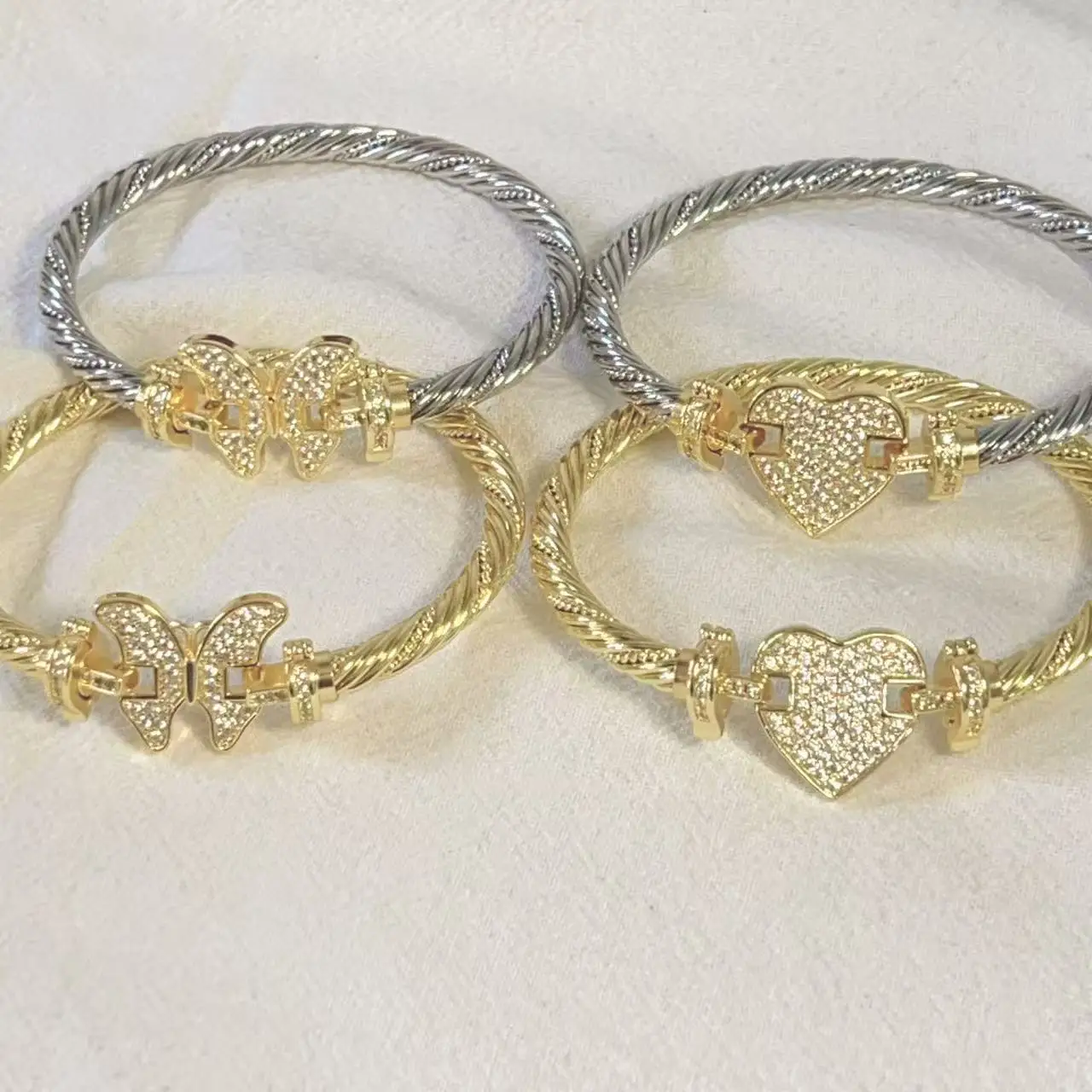 Butterfly Love Fried Dough Twists Steel Wire Full Diamond Bracelet 18K Gold Plated Micro Set Bracelet Wholesale