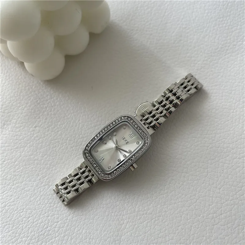 Retro Oval-Shaped Exquisite Watch For Women, French Elegant Style, Trendy Women'S Watch, Timepiece And Accessories.