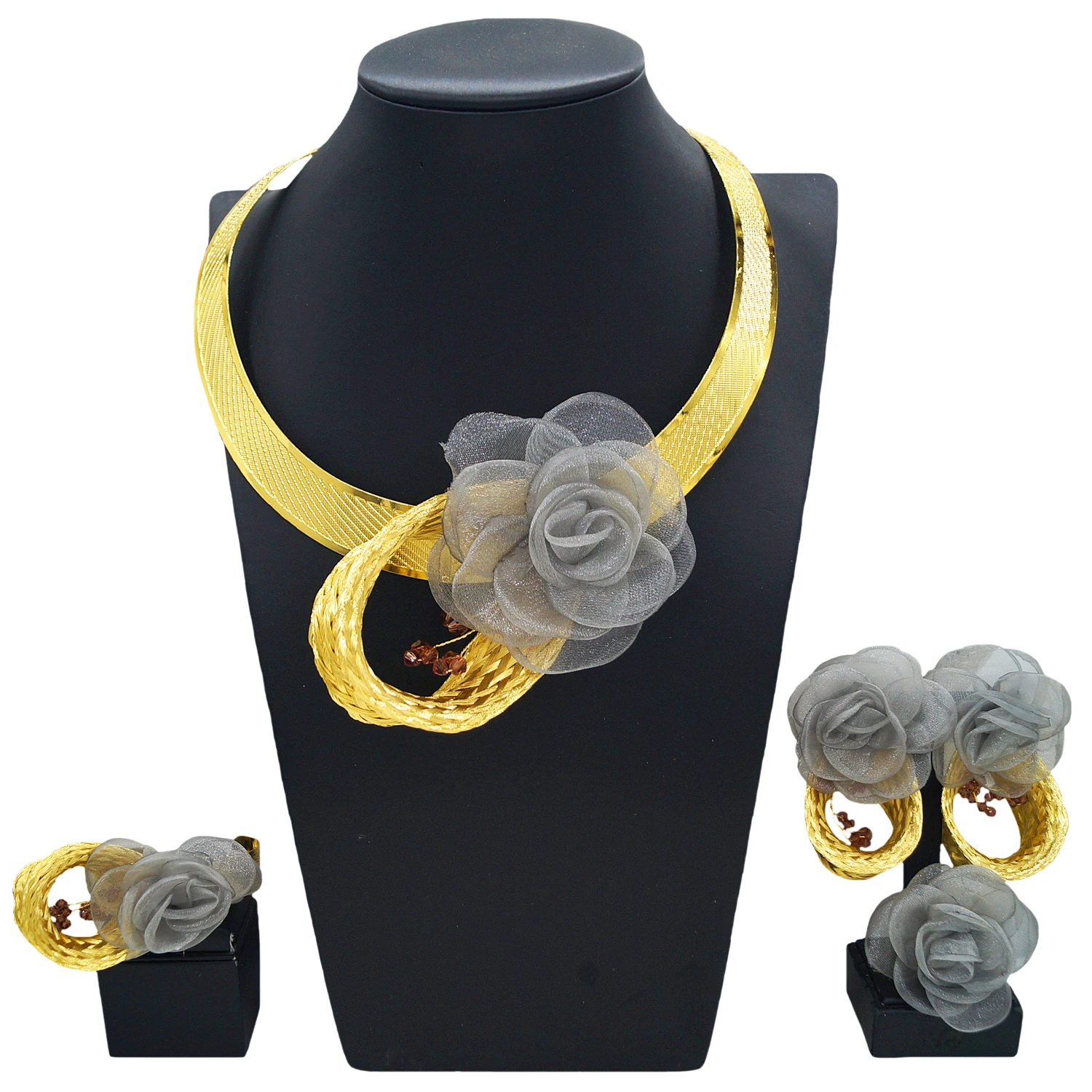 Yulaili's new gold-plated bridal jewelry set is an exclusive design of gauze flowers for cool and noble European ladies birthday