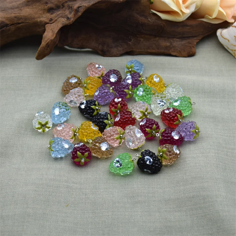 

Новое поступление 2025 года, 20 шт./лот, цветной принт, мультяшные акриловые подвески в форме клубники, бусины с вешалкой, ювелирные аксессуары «сделай сам»