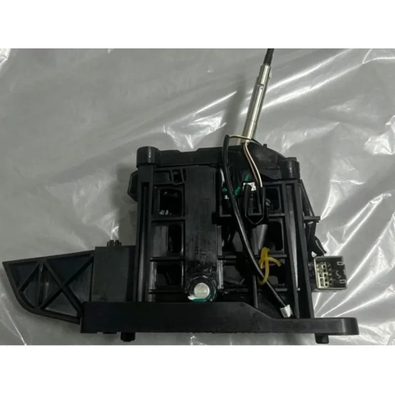 

1703110-M02 Ручка рычага переключения передач АКПП с пыльником для Changan Raeton 2013-2017, CS75