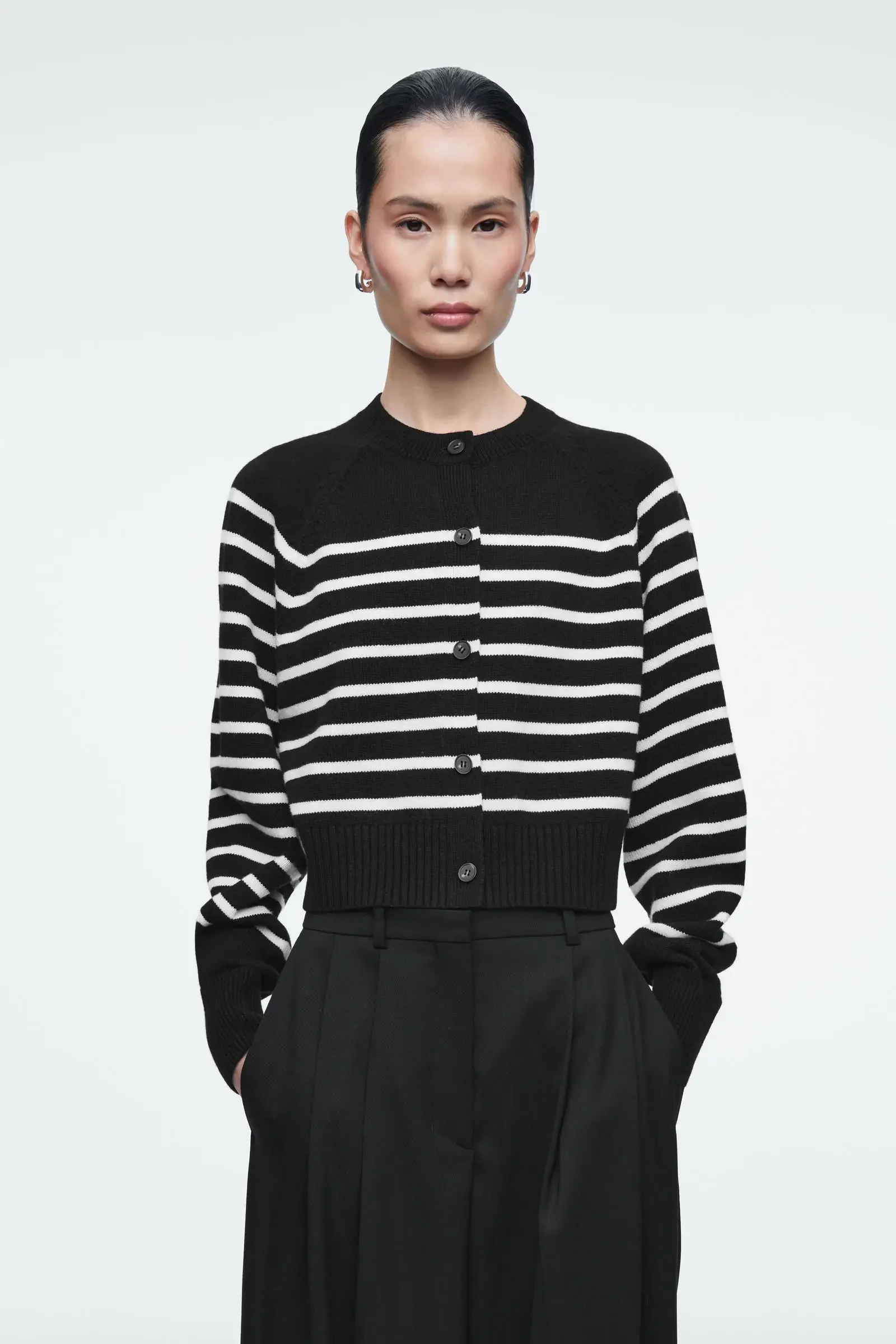 

XIMIAN APPAREL 2026 YAZHIMEI spring new style of Women's casual standard version short crew-neck cardigan
