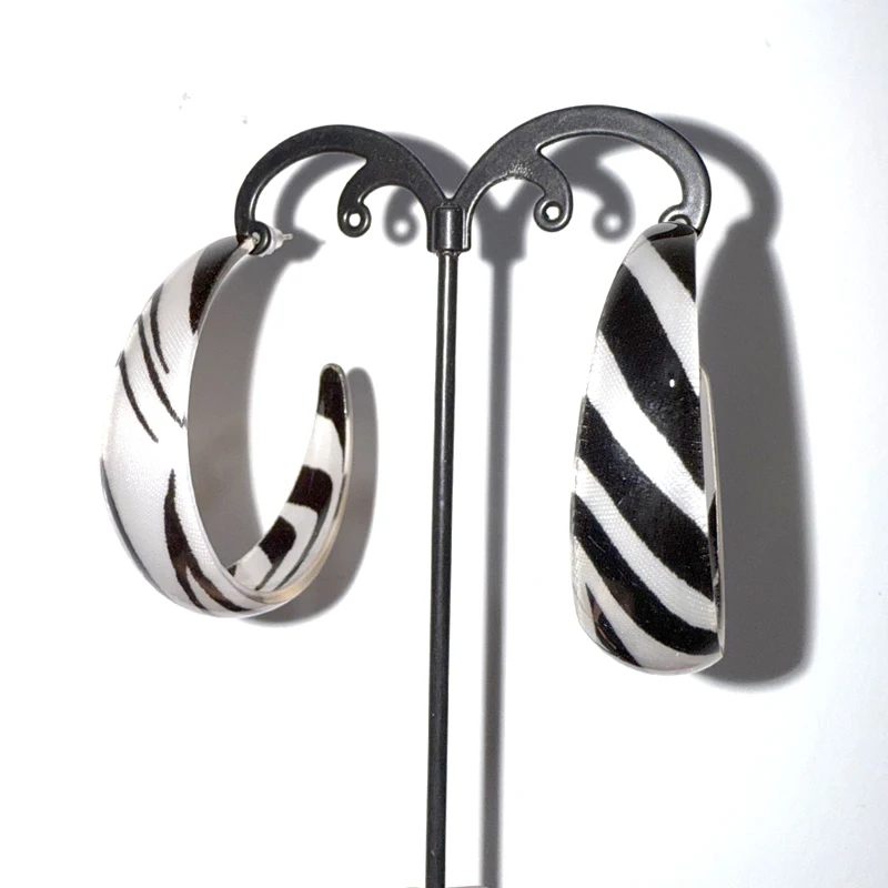 Y2K Jewelry Acrylic Zebra Striped Earrings for Women Fashion Bohemian Vintage Sexy Earrings Korean Fashion Earrings Accessories