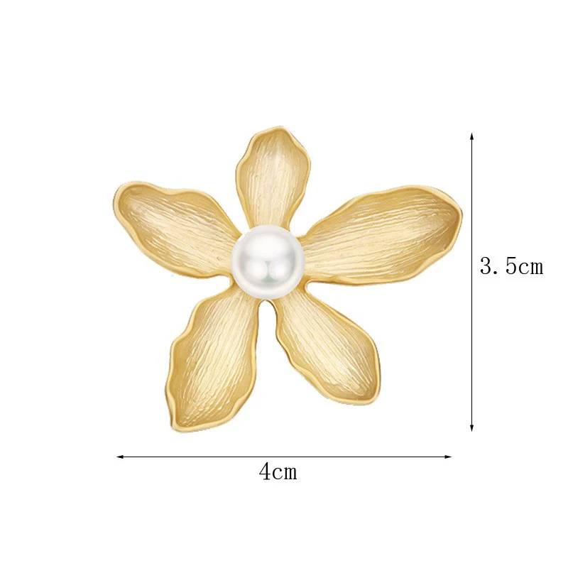 Vintage Pearl Five-Petal Flower Brooch Women Clothing Party Lapel Pin Accessory