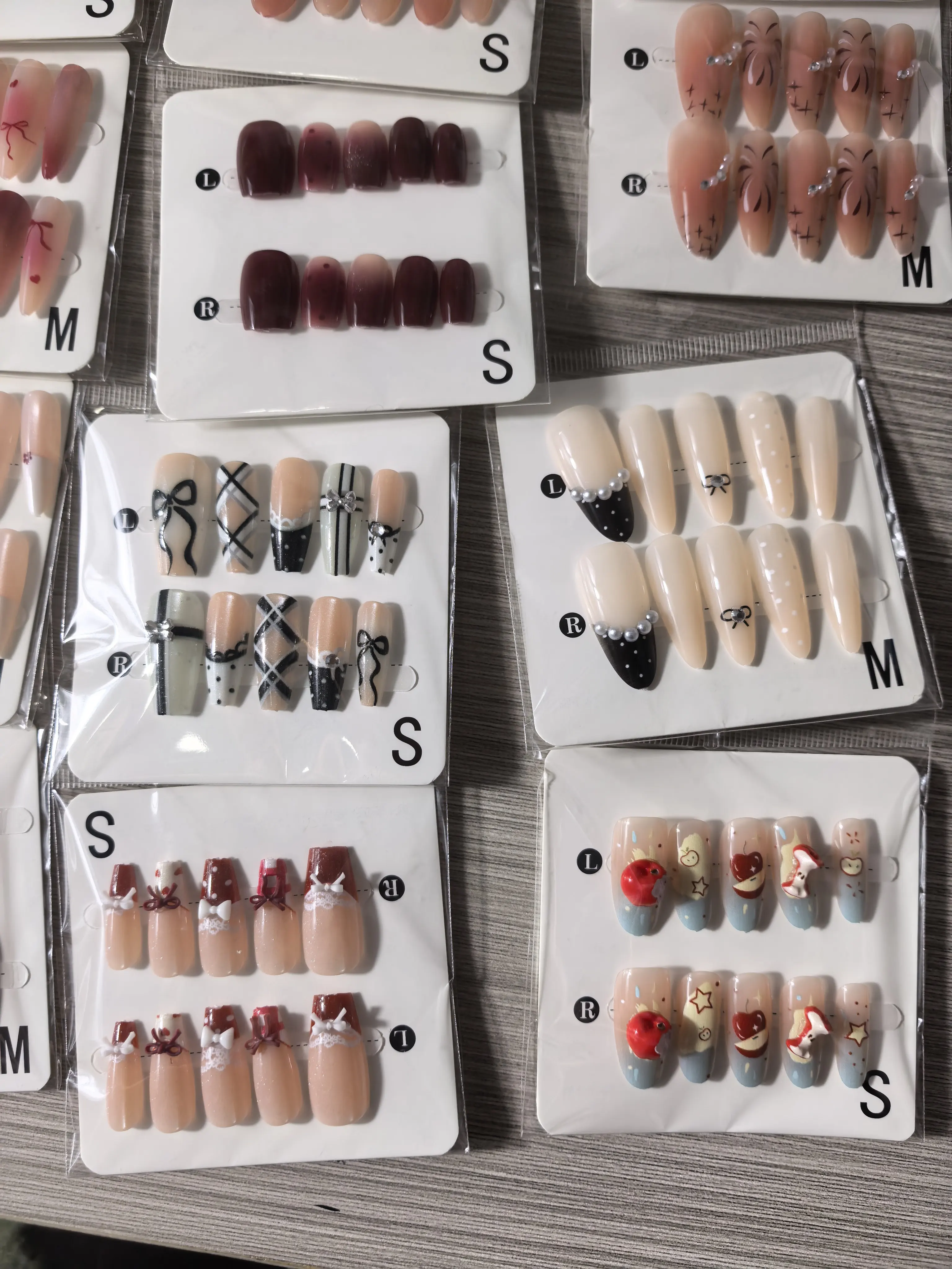 For press-on nails 40 sets S M Size random shipment