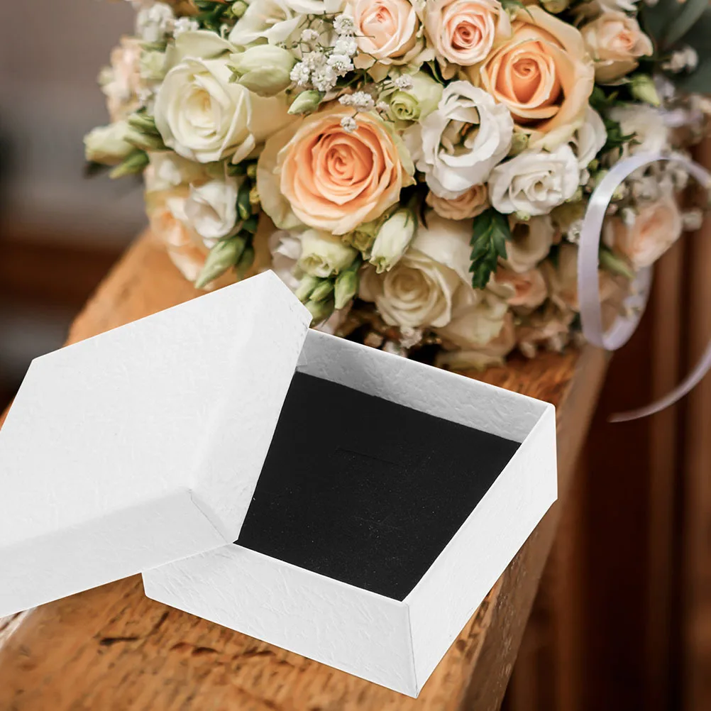 

2 шт., коробки для упаковки ювелирных изделий, губка, защита для браслетов, ожерелий, колец, сережек, однотонный бумажный дорожный футляр с тиснением