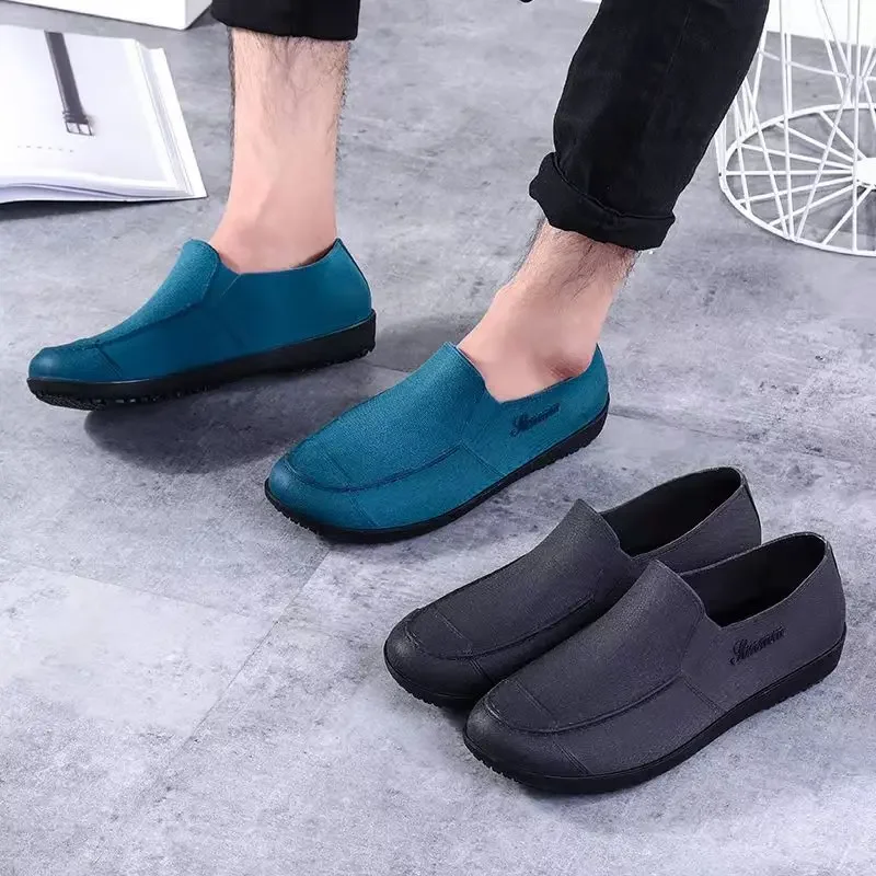 Men\'s Rain Shoes Outdoor Fishing Oil Resistant and Waterproof Chef Shoe Non Slip Water Shoes Men Garden Rubber Rain Boot PVC