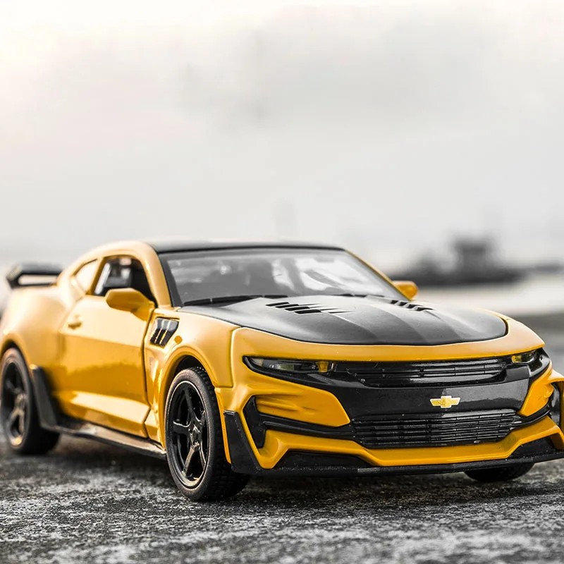 

1:32 Camaro Model Car Metal Diecast Model Acousto-optic Pull-back Toy Car High Simulation Sound Light Kids Toy Gift