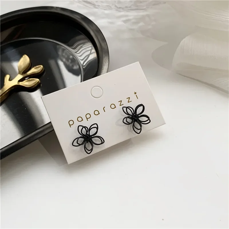 Fashion Female Simple Hollow out Flower Clip Earrings Creative Temperament Small Black Flower Clip Earrings Without Piercing