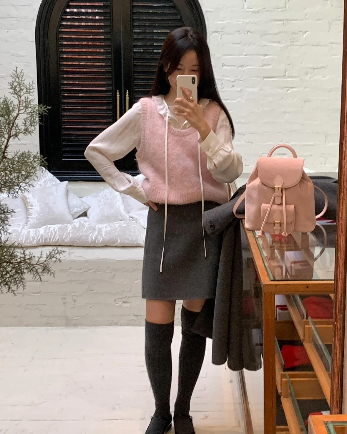 Spring 2024 New Style Women's Knitted Camel Hair Vest U-Neck Sweater Pink Cherry Blossom Versatile Fashionable Top