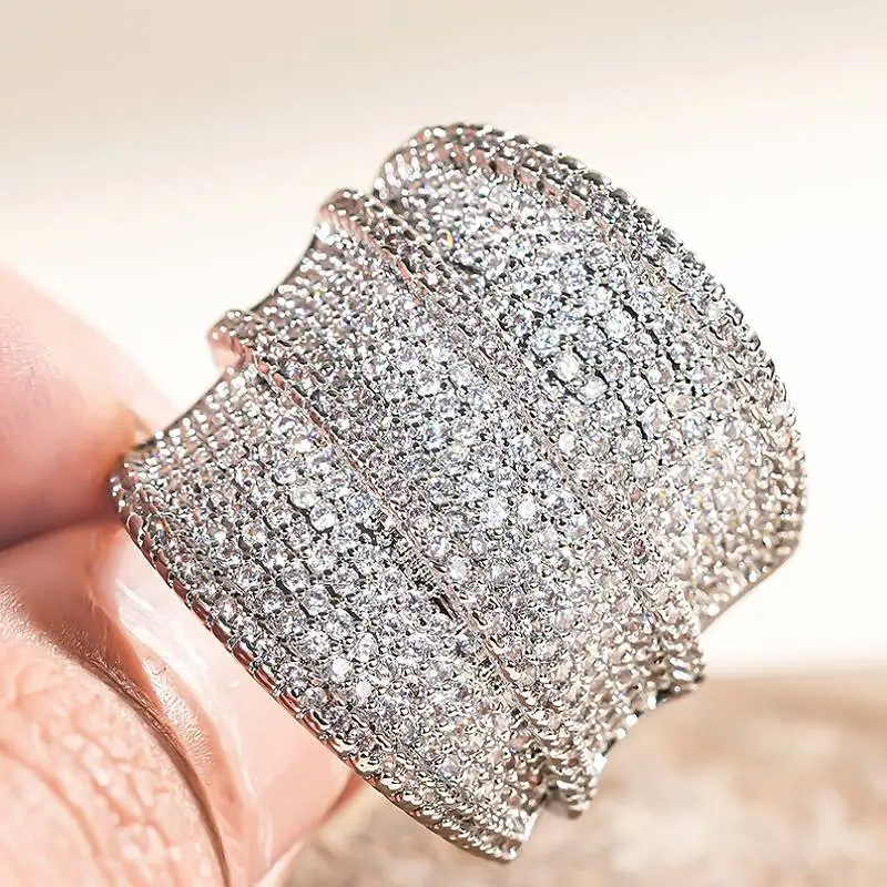 Huitan خاتم واسع فاخر للنساء حفل زفاف الإكسسوارات كامل مشرق مكعب زركونيا الذهب اللون/مجوهرات فضية اللون