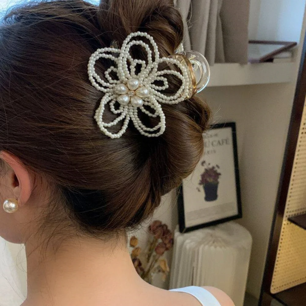 Pinza para el pelo con diseño de flor de perla hueca, estilo de lujo de hadas, ideal para sujetar moños, peinados informales o accesorios de boda.