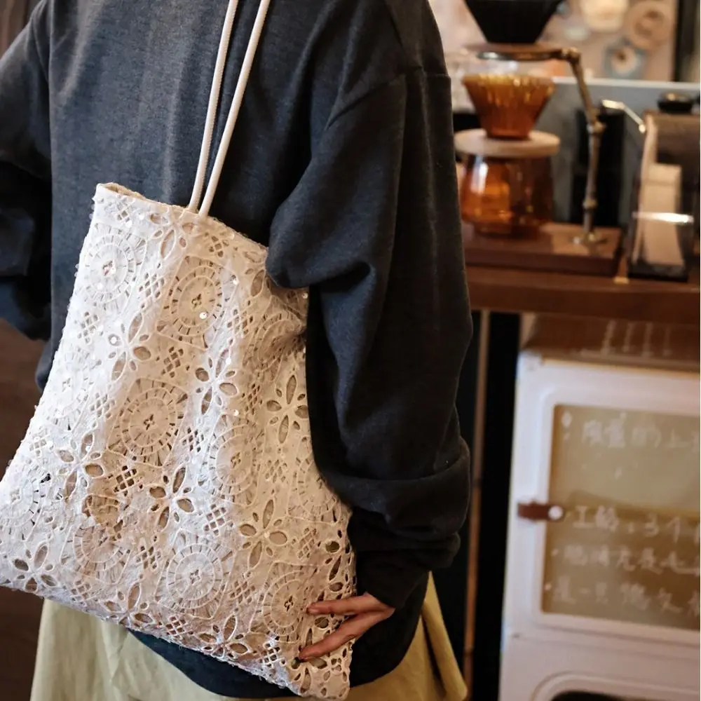 

Hollow Out Embroidery Lace Shoulder Bag Embroidered Flower Sequin Tote Bag Lightweight Large Capacity Women's Weave Handbag