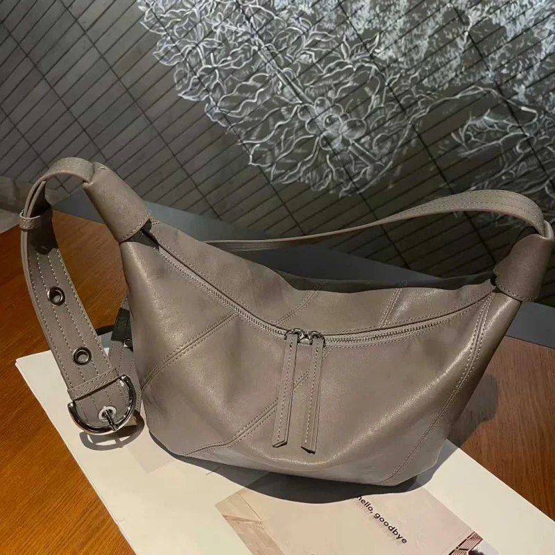 

Genuine Leather Women's Croissant Bag - Vintage, Versatile, High-End Shoulder/Crossbody Tote with Large Capacity.