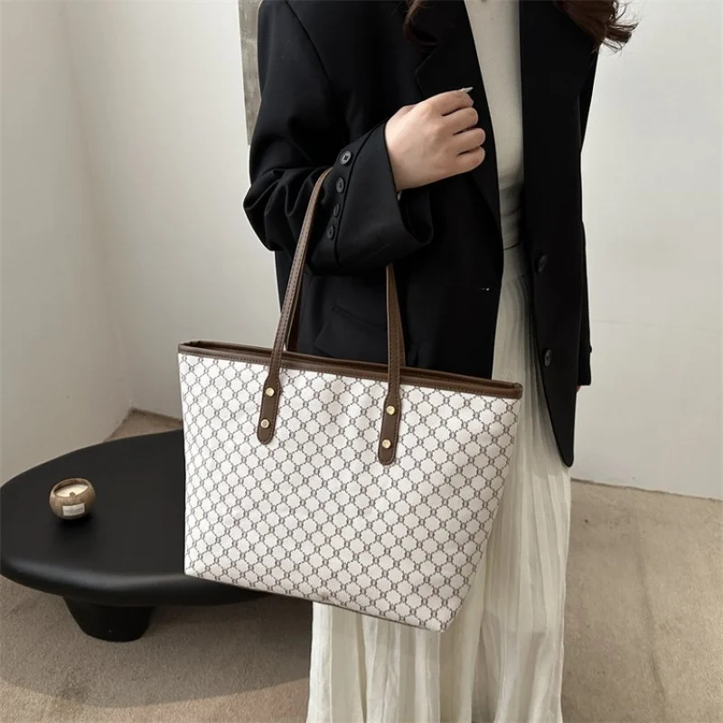 

Elegant Women Shoulder Bag Made From Genuine Leather With Top Zip Closure For Stylish Secure Carry