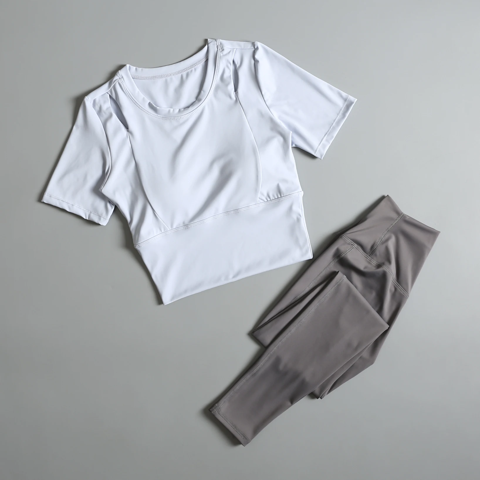 

Summer yoga suit for women with chest pads to make them look slim and short-sleeved tops Quick-drying jogging fitness trousers