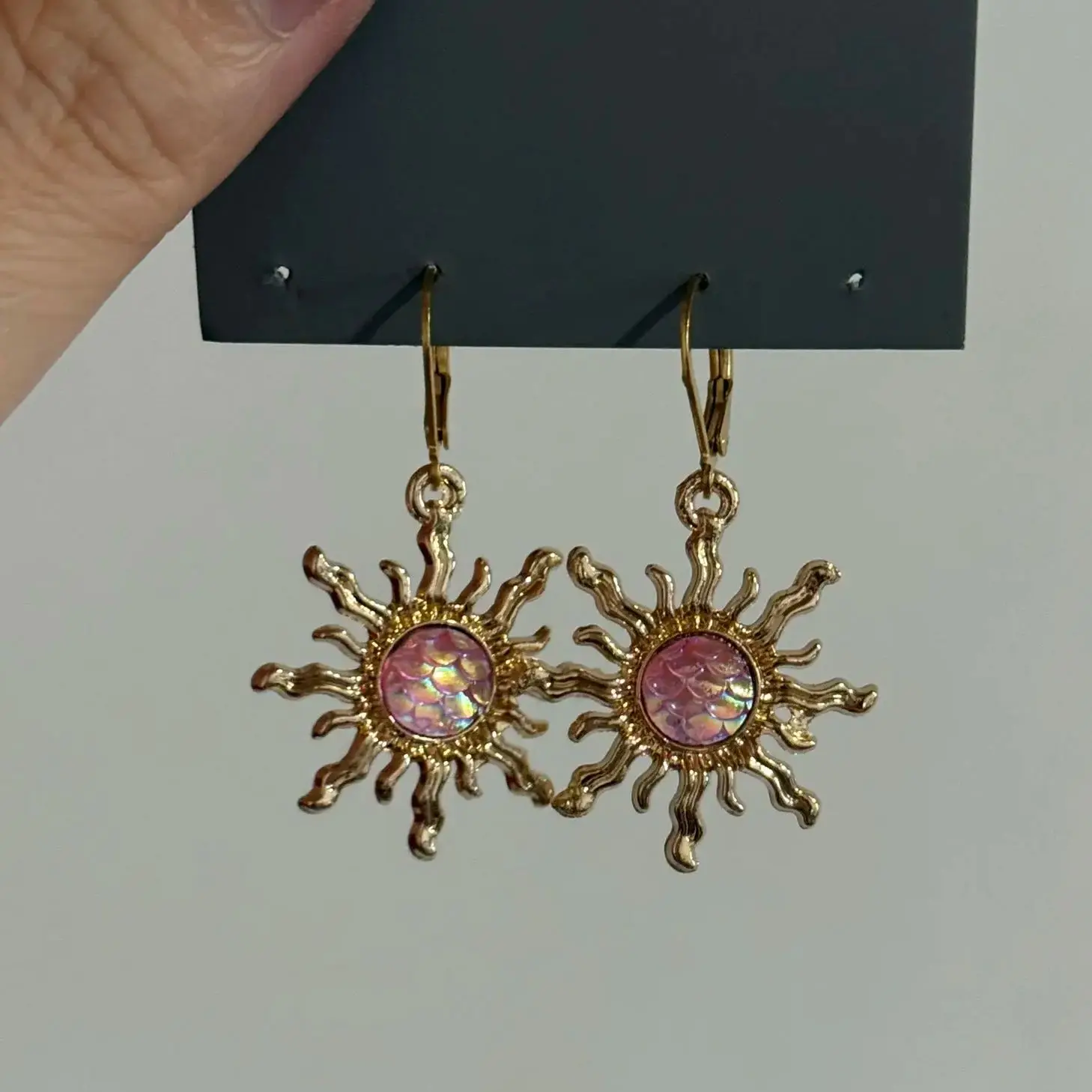 Vintage Personality Elegant Sun Flower hoop Earrings for Women New Trend Girl Classic Party Wedding Pendant Charm Jewelry Gift