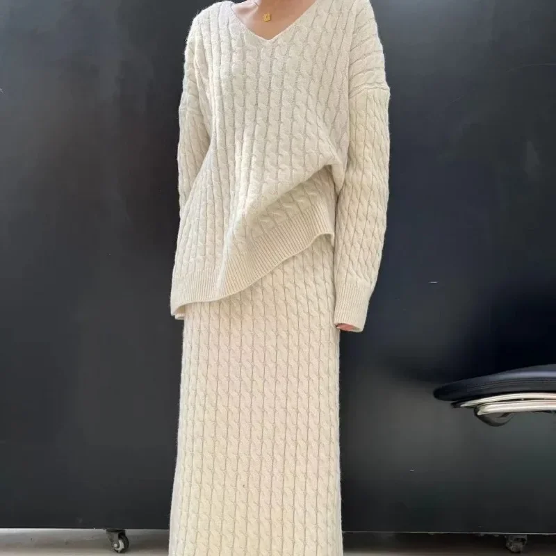 Ensemble deux pièces en tricot chic coréen, pull à col en V, pulls torsadés, jupes longues droites taille haute, ensembles de robes d'automne, 2024