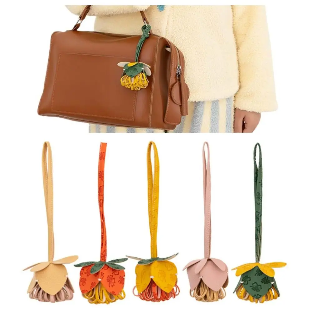 

Korean Style PU Leather Flower Pendant Chrysanthemum Handmade Leather Flower Keychain Bag Accessories Personality