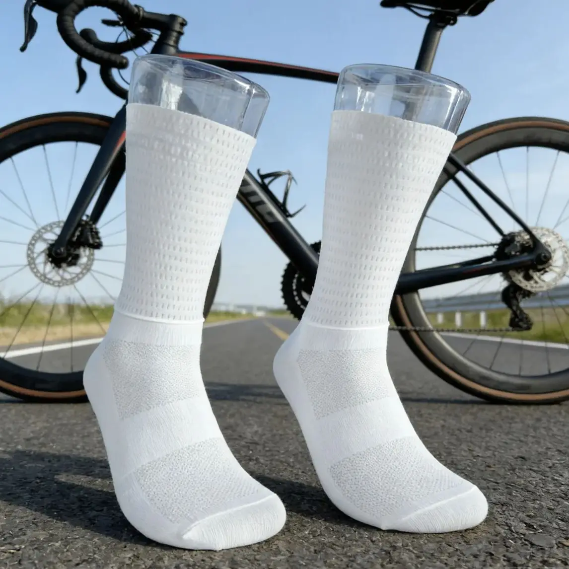 

Pro Aero compression Socks Anti Slip Silicone summer Cycling Socks Men women Bicycle Sport Running white Bike mid-calf Socks