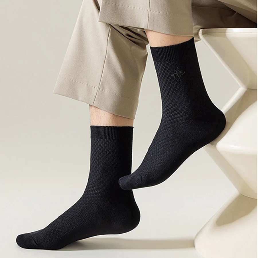 

4 пары мужских носков из бамбукового волокна, дышащие хлопковые носки до середины икры с защитой от запаха, весенне-осенние