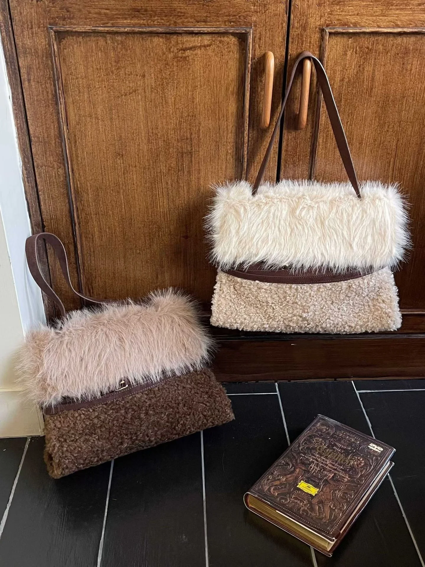 Retro Style Large Casual Spliced Color Block Lamb Fur Strap Crossbody Bag Single Shoulder Handbag for Young Adults
