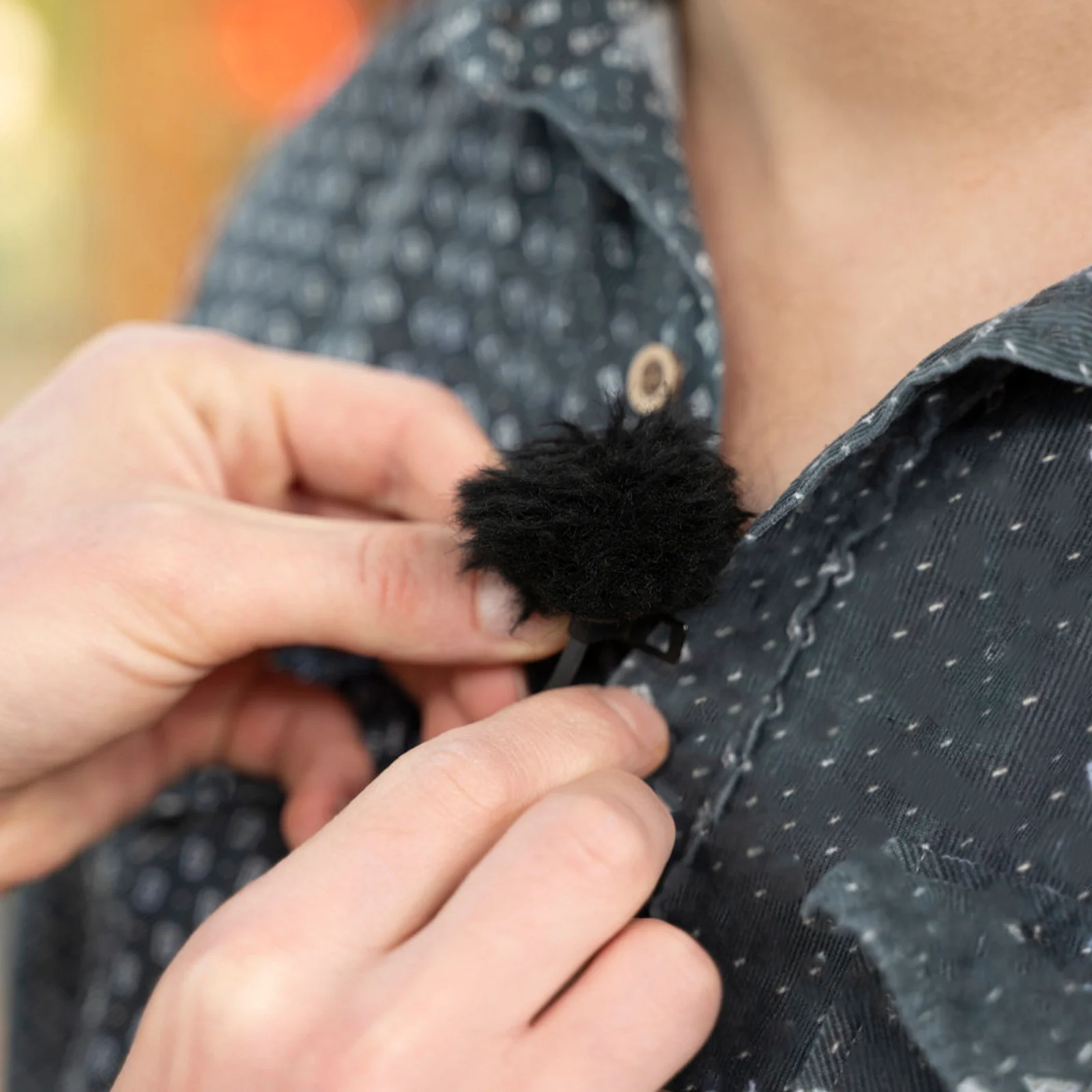 

2Pcs Microphone Wind Muff Furry Design Mic Cover Easy Installation Noise Reduction Protection Microphone Covers