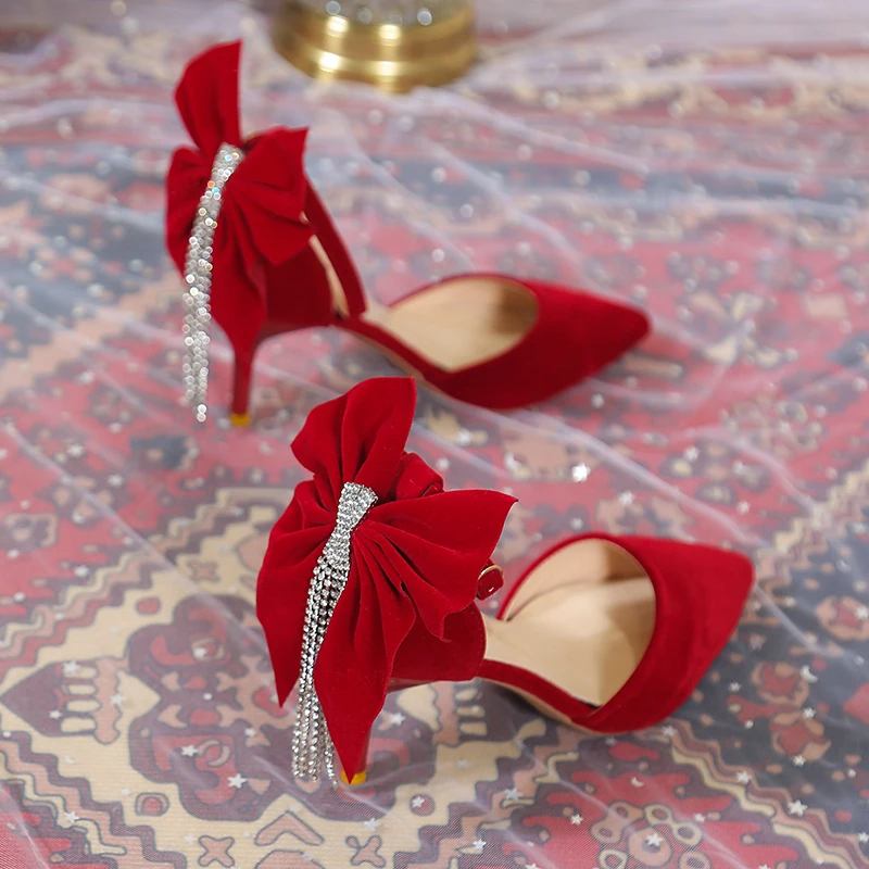 الكعب العالي خنجر أشار تو القوس الصنادل 2025 صيف جديد الجلد المدبوغ أحذية نسائية مثيرة