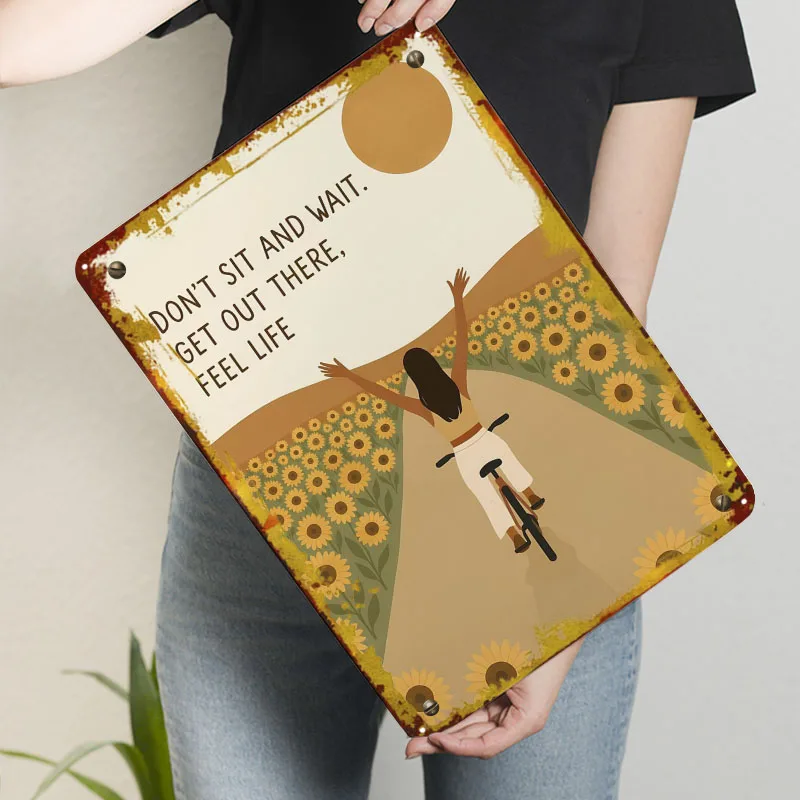 يشعر بالحياة: امرأة ركوب الدراجات من خلال عباد الشمس علامات معدنية ركوب الدراجات ملصق غرفة نوم الديكور غرفة المعيشة ديكور الرجال القهوة بار الرجعية