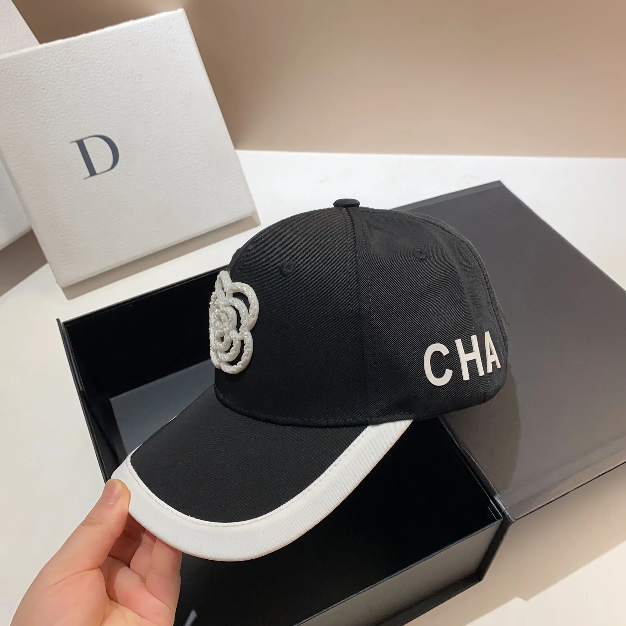 CHA Spring and Autumn New Small Fragrant Heavy Industry Sewing Zhushan Camellia Baseball cap Fashion Star Casual Cap Female