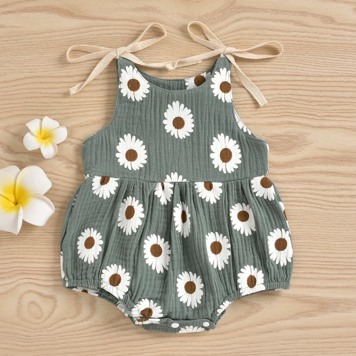 Macacão de verão para bebê menina com estampa de crisântemo, doce e fofo.