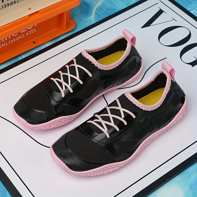 

Woman and Men Outdoor Sports Hiking Water Shoes Slip On Low Top Rubber Sole Fabric Upper for Trekking and Outdoor Activities