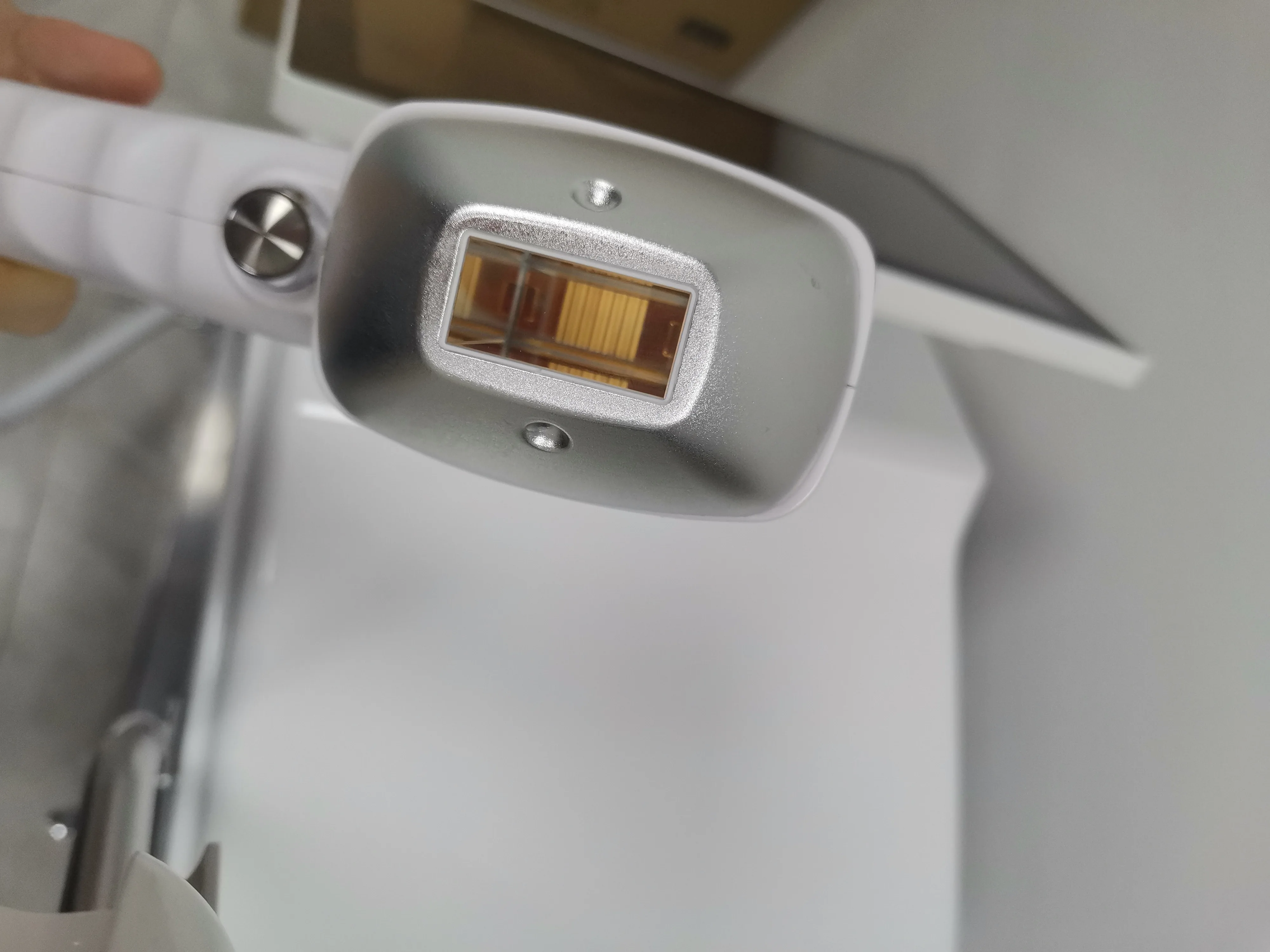 2025 Aktualisiertes 4000 W tragbares Laser-4 Wellenlängen 755 808 940 1064 nm Eiskühlsystem für professionelle Haarentfernung