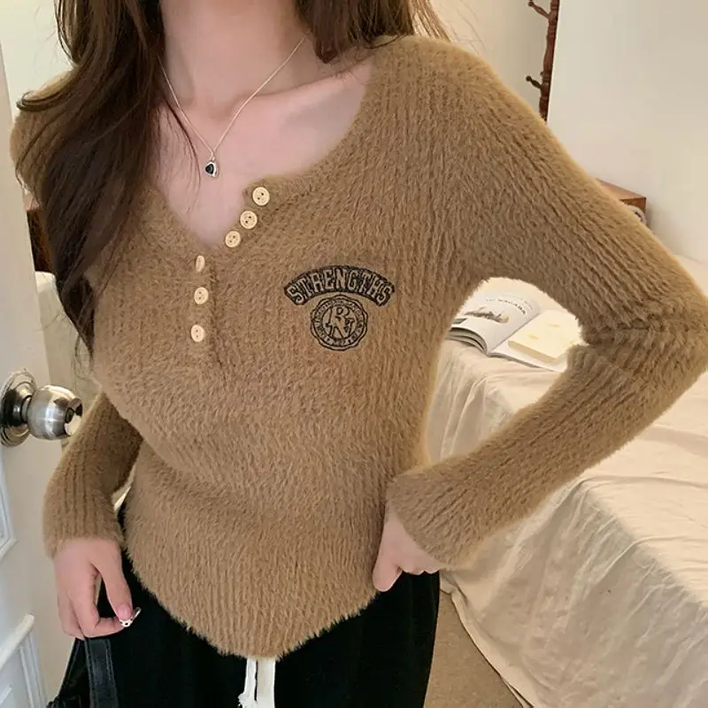 

Pure Lust Imitation Mink V-neck Knitwear Sweater Base Layer Autumn and Winter Slim Embroidered Long-sleeved Top Women