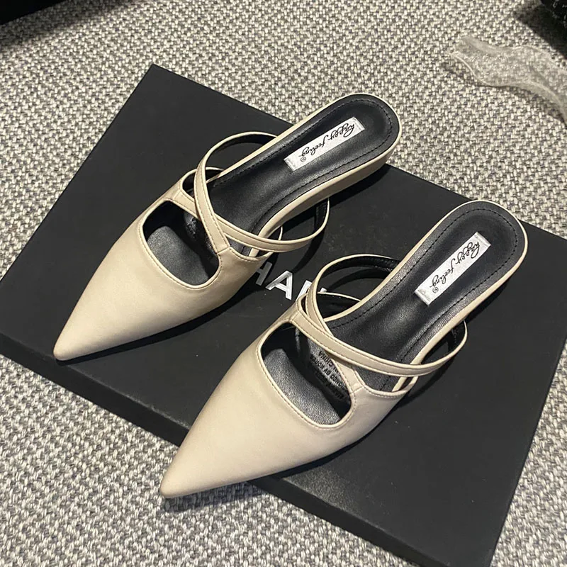 2024 Summer Brown New Women Flat Shoes Fashion Pointed Toe Slip On Mules Shoes Soft Flat Heel Outdoor Vaction Ladies Sandals